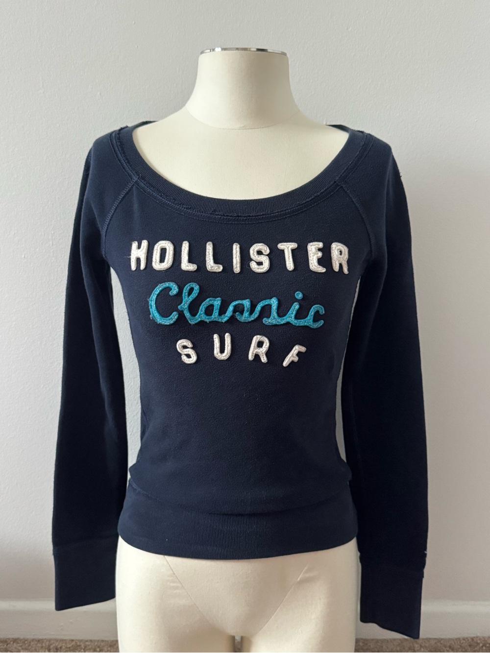 Hollister Dark Navy Crewneck Sweatshirt with Sleeve Embroidery - Picture 1 of 6